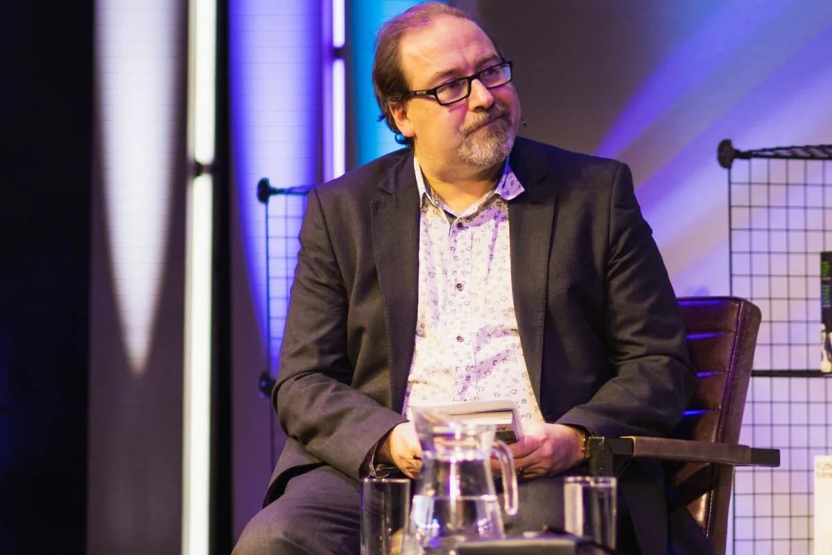 Profeddor Simon Remembering the Legacy of Professor Simon J. James | GetRentacar Blog